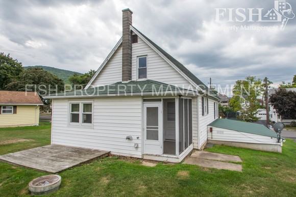 425 Main St - Photo 3 of 19