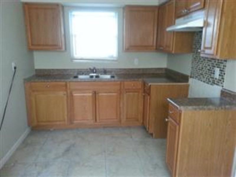 1638 Avenue H W - Photo 2 of 18