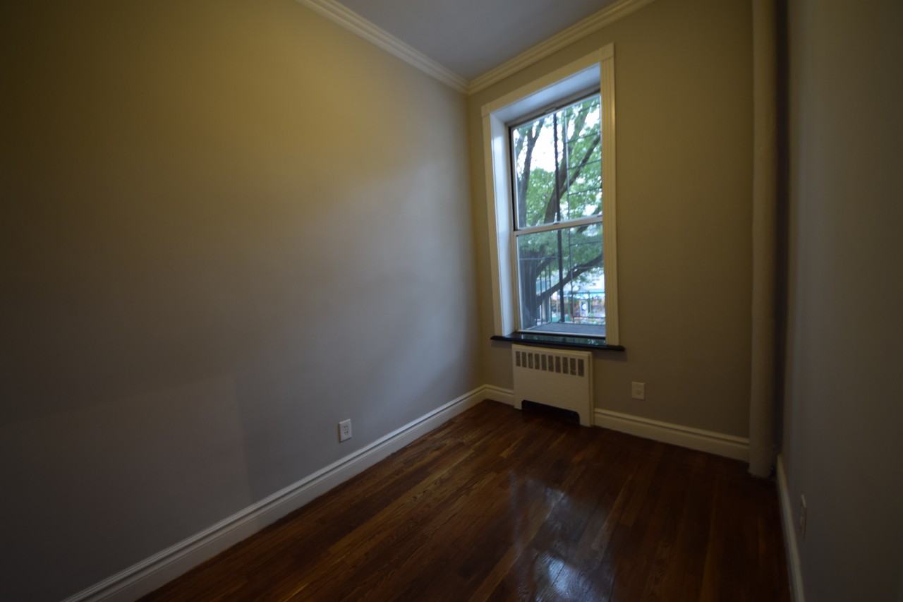 561 Hudson Street - Photo 2 of 5