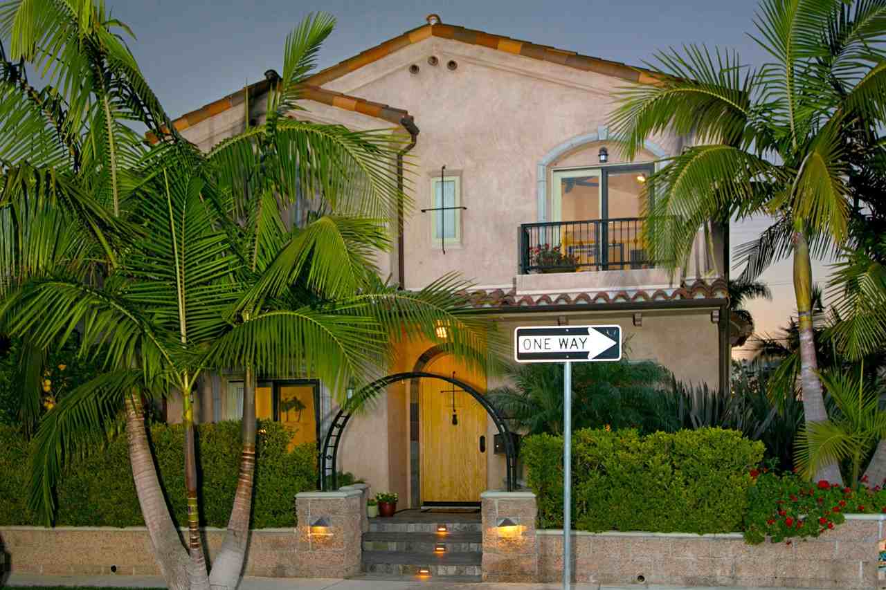 243 15th St - Photo 2 of 18