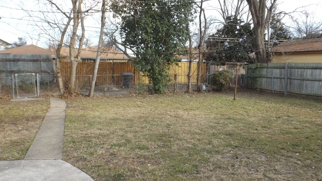 2324 Prichard Ln - Photo 2 of 18