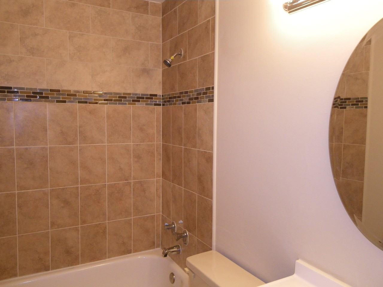 5484 Thurston Ave - Photo 3 of 9