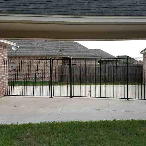 7915 Silverleaf St - Photo 3 of 12