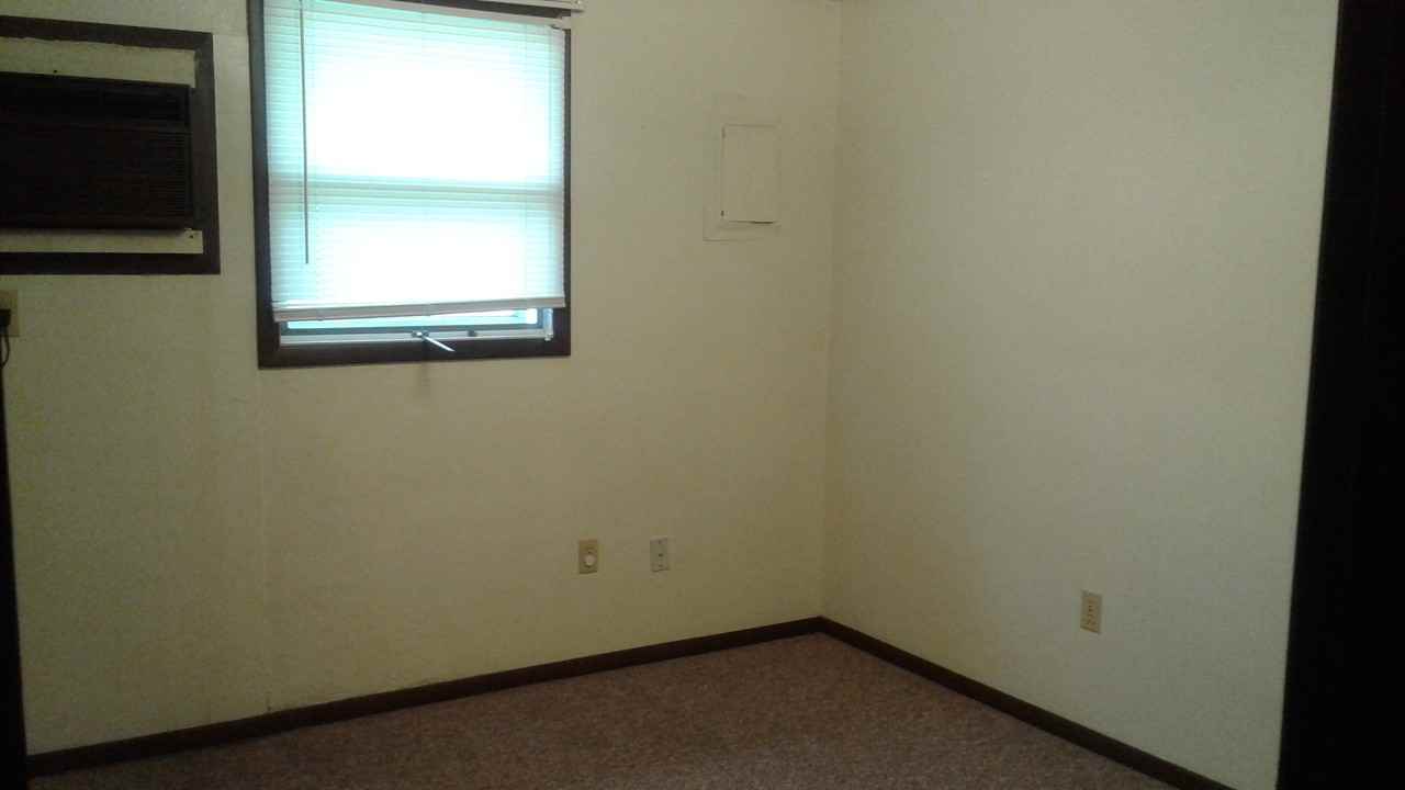 4-8 Woodside Drive - Photo 3 of 4