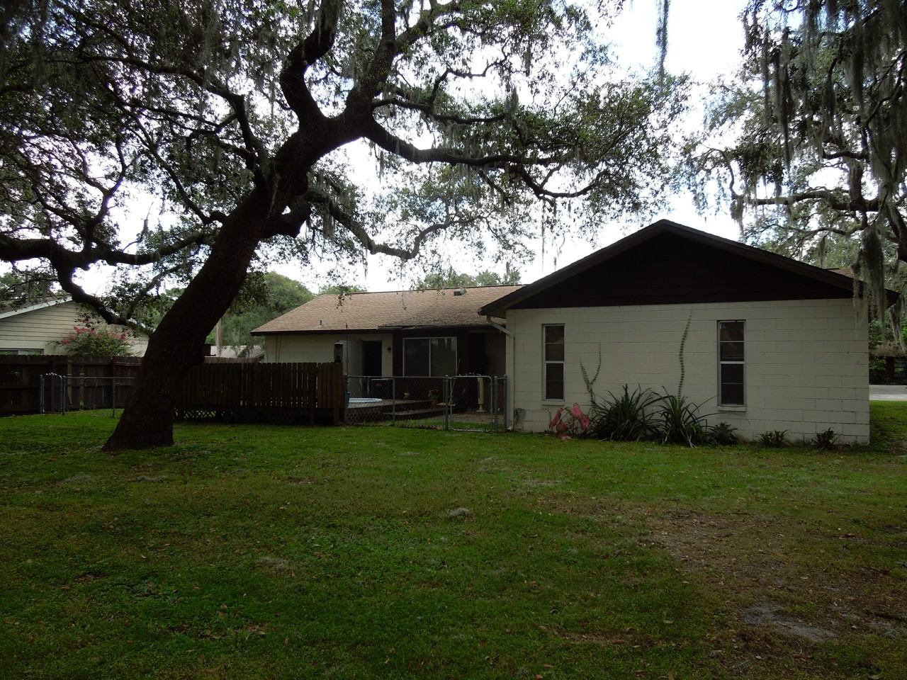 3521 Yale Cir - Photo 2 of 2