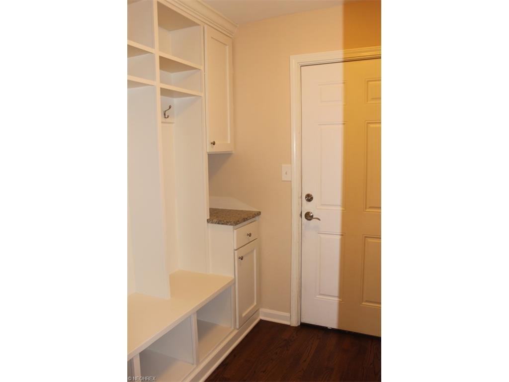 7577 Wake Robin Dr - Photo 2 of 27