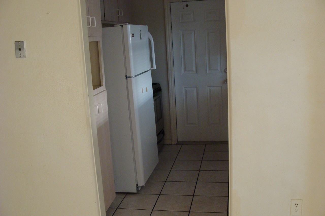 312 Prospect Ave - Photo 3 of 9