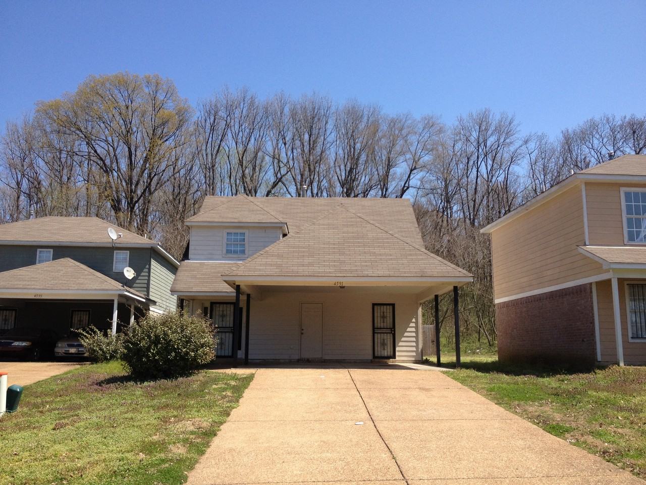 4591 Addington Dr - Photo 2 of 4