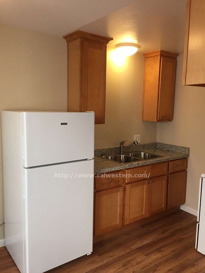 684 Richmond Ave #1 - Photo 2 of 7