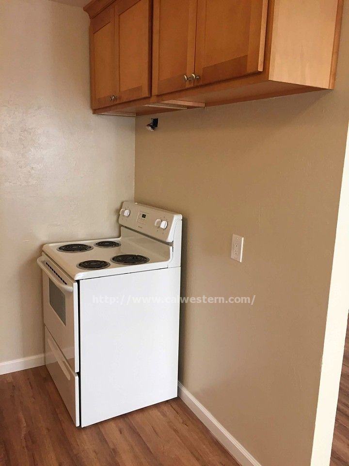 684 Richmond Ave #1 - Photo 3 of 7