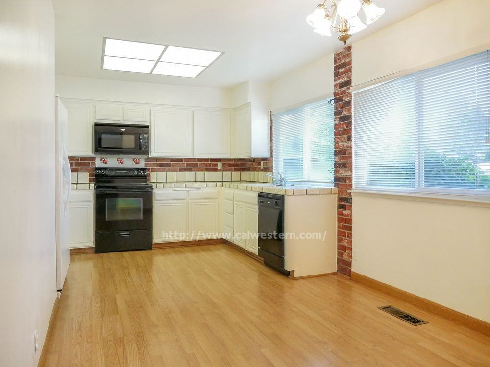 3784 Woodleaf Ct - Photo 3 of 20