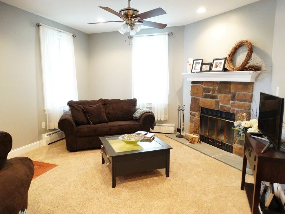 412 Maple St - Photo 3 of 23