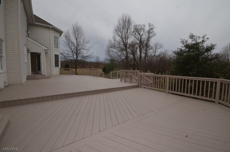 10 Wyckoff Rd - Photo 3 of 13