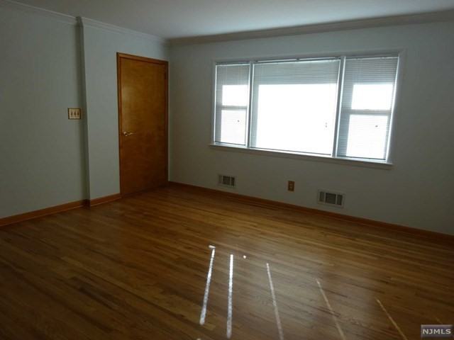 166 Paterson Ave - Photo 3 of 16