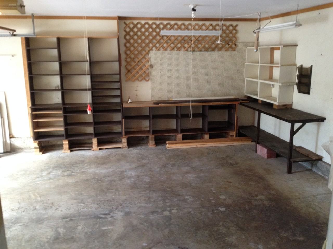 12130 NE Coos St - Photo 2 of 13