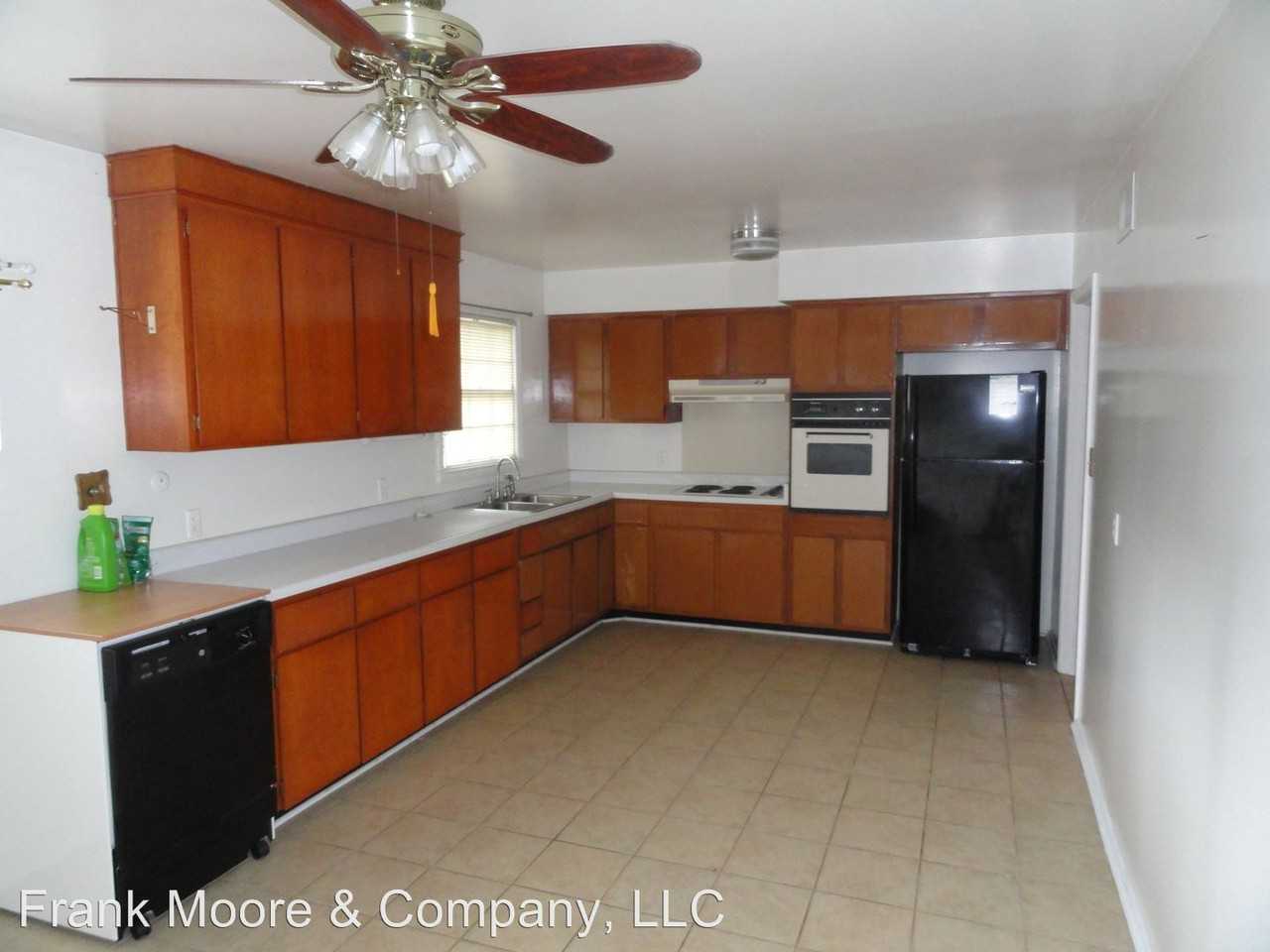 7 Greenleaf Ct - Photo 3 of 13