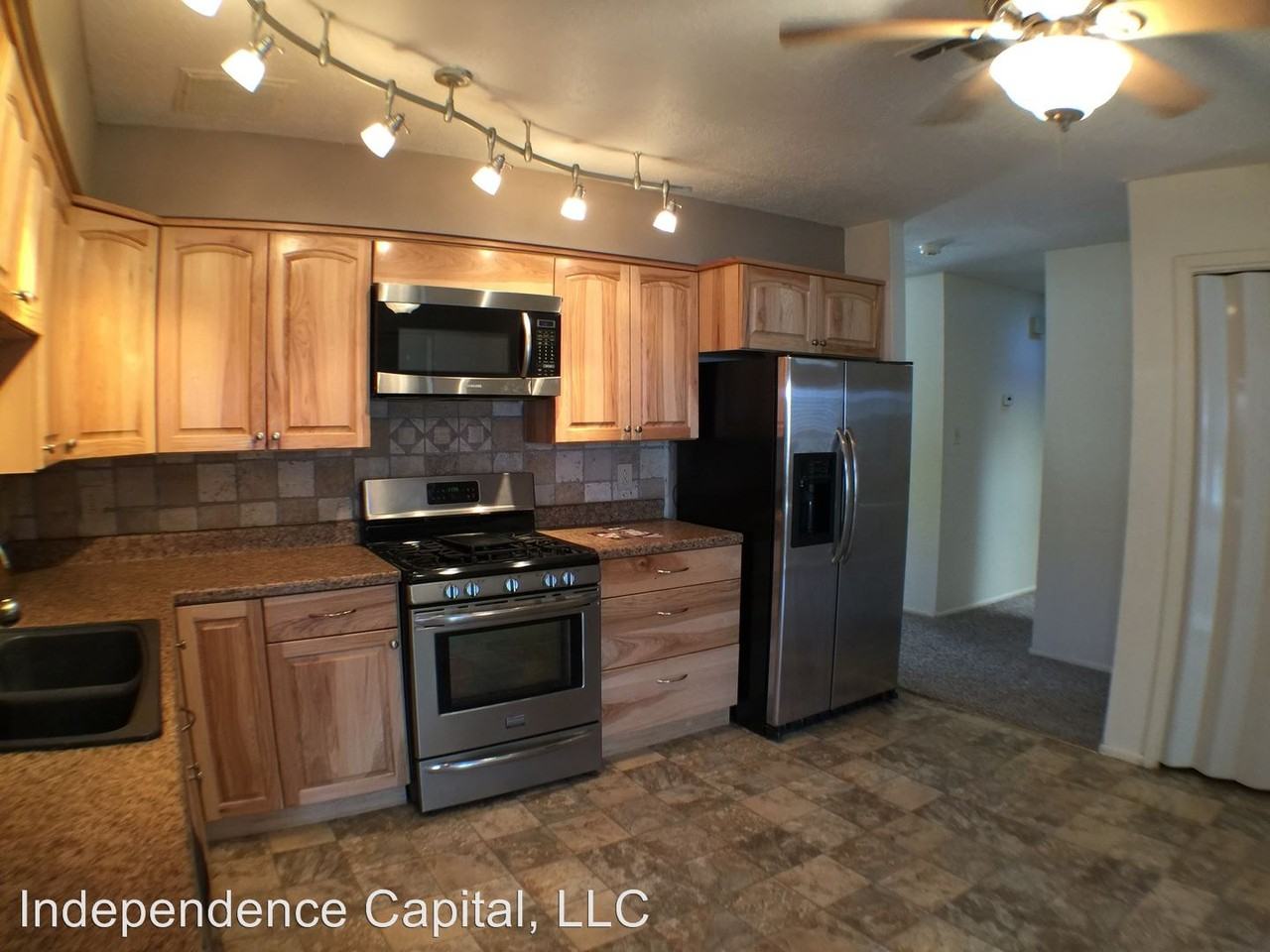 827 Apache Pl - Photo 3 of 11