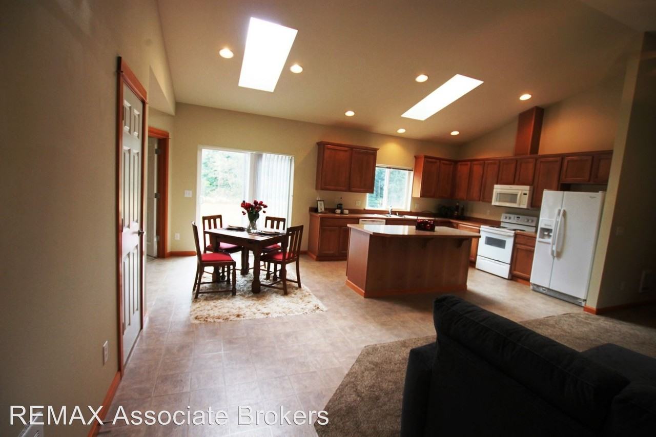 34902 State Rte 530 NE - Photo 3 of 22