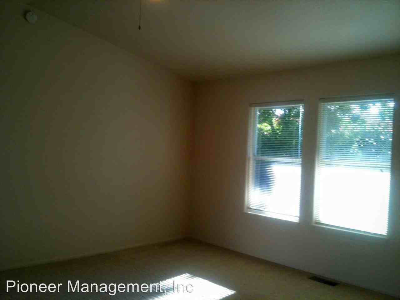 312 Greystone St - Photo 3 of 19