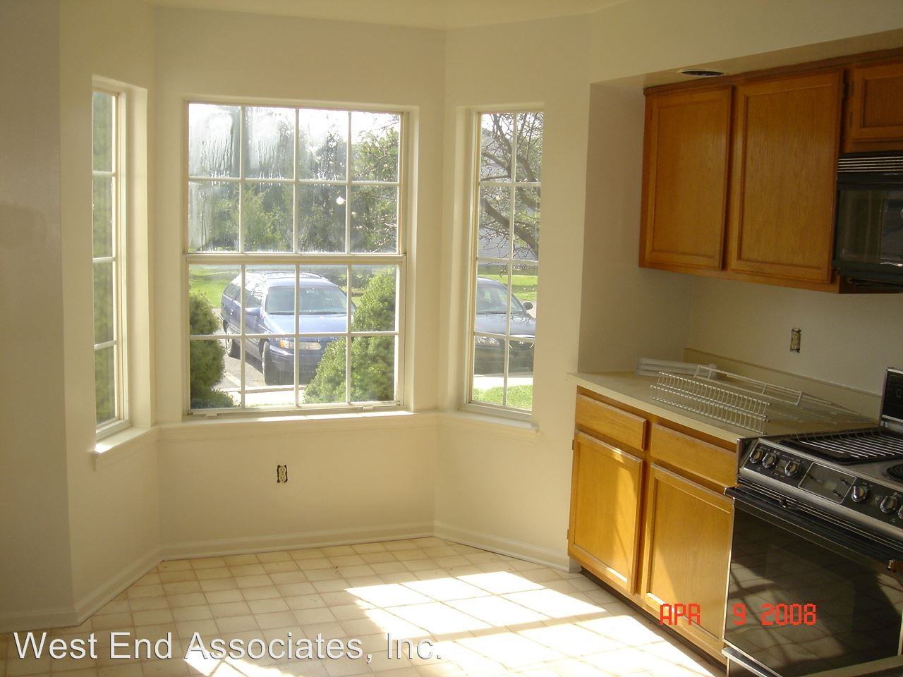 107 Penn St - Photo 2 of 4