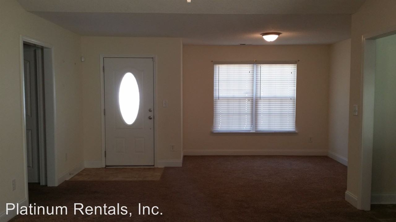 246 Macarthur Dr - Photo 3 of 22