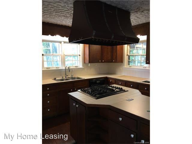 2611 Knollwood Rd - Photo 3 of 12