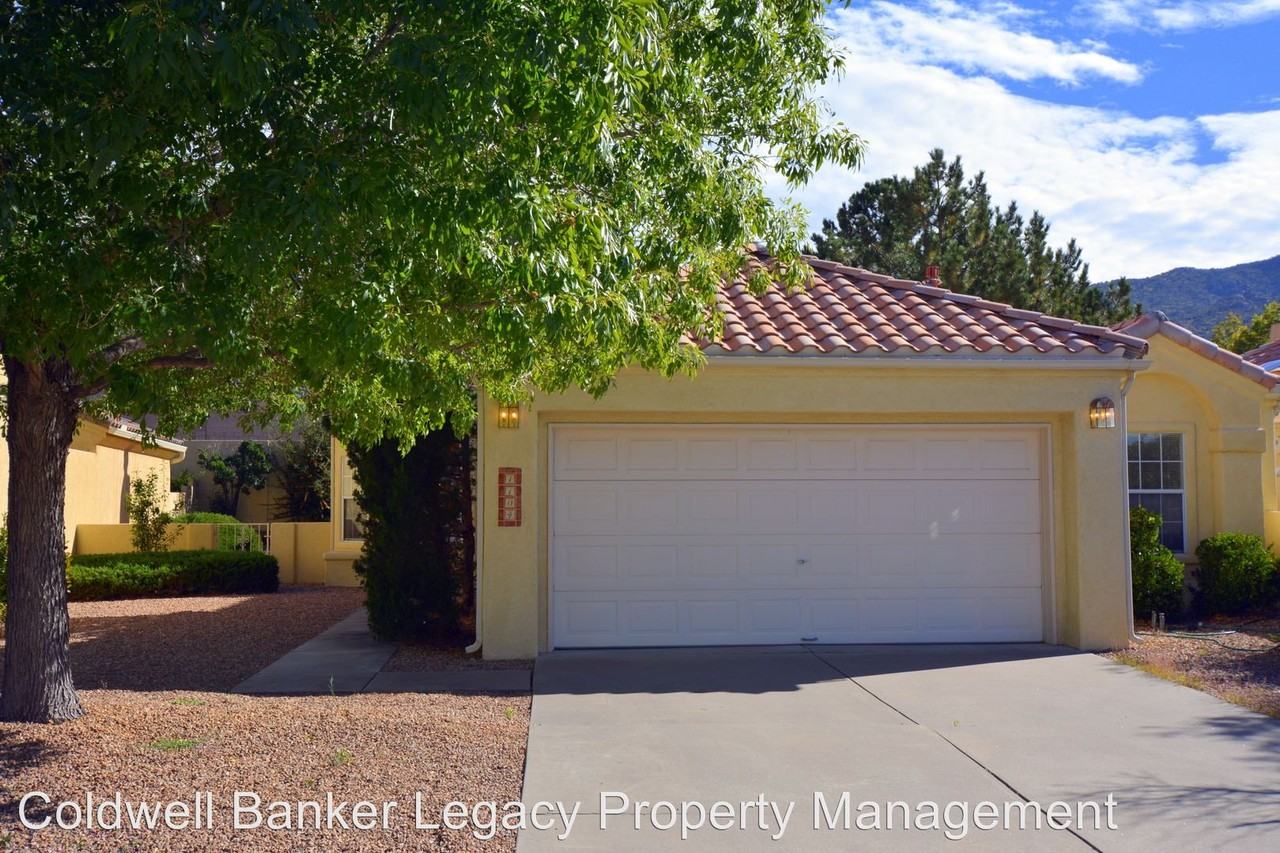 1104 Titleist Dr NE - Photo 2 of 25