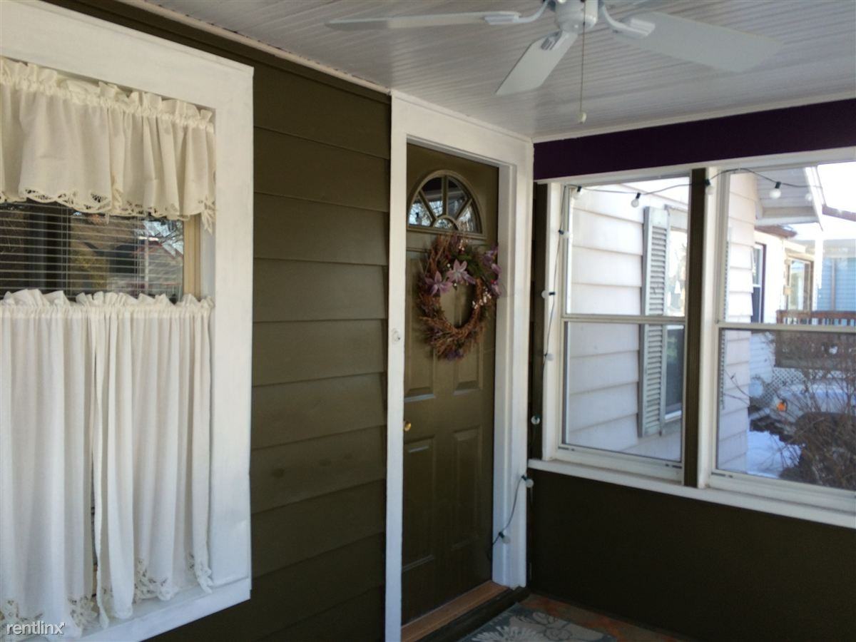 263 Charlevoix St - Photo 2 of 14