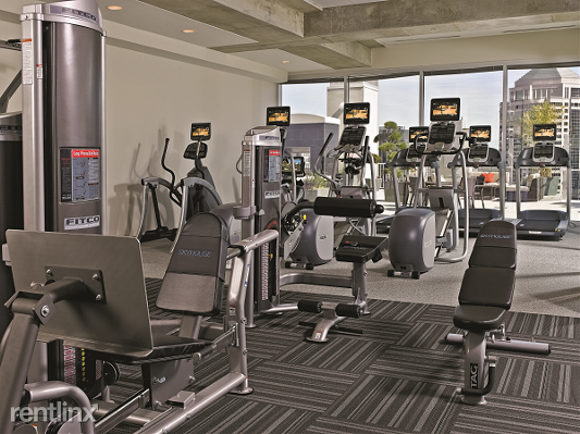 82 Rainey St - Photo 3 of 5