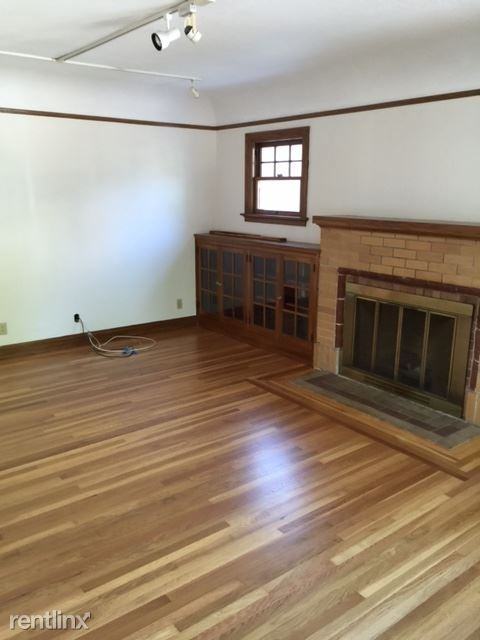 1272 Pine St - Photo 3 of 17