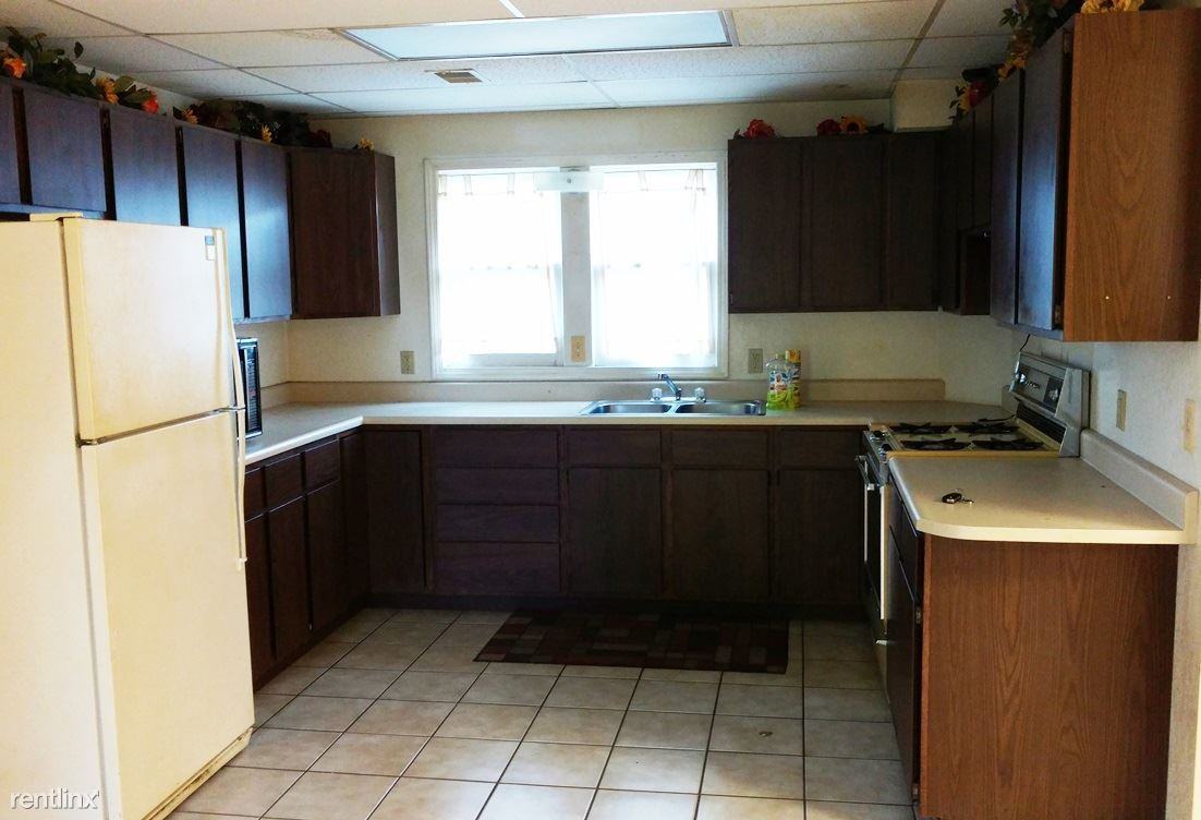 344 N Cherry St - Photo 3 of 6