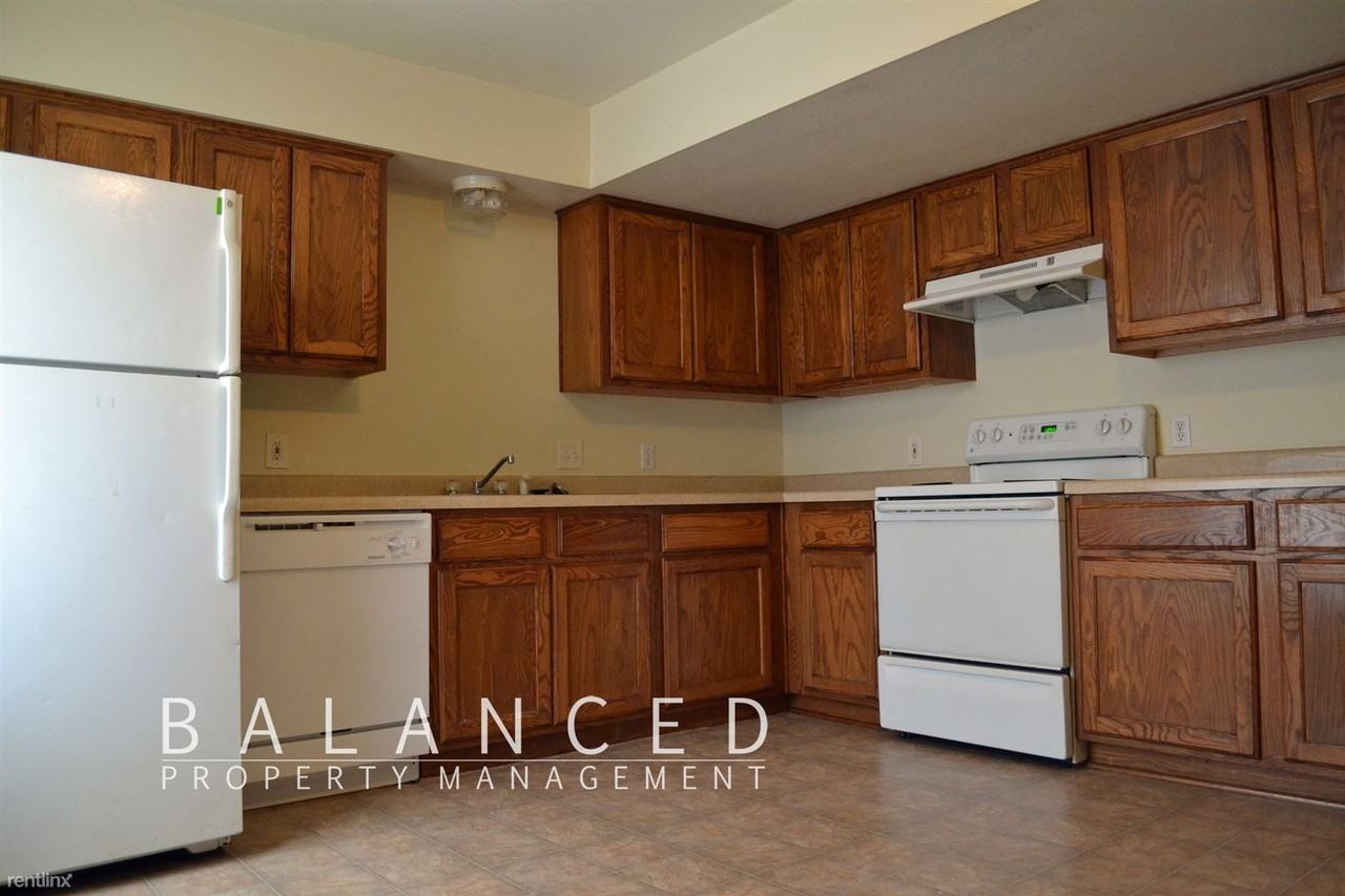 1170 SW Buchanan St - Photo 3 of 7