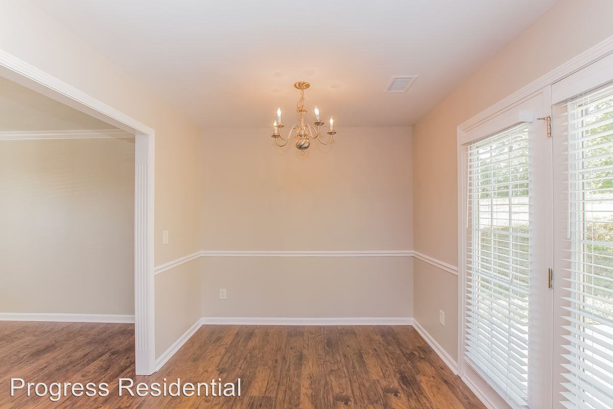 3136 Skinner Dr - Photo 3 of 15