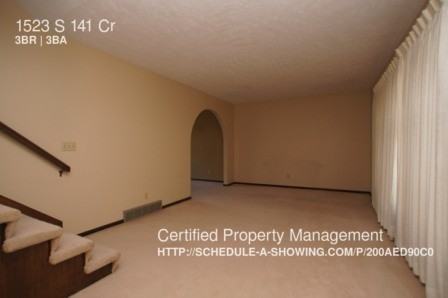 1523 S 141st Cir - Photo 2 of 17