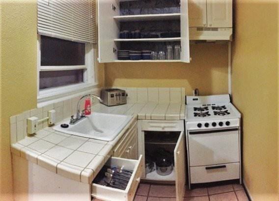 633 Larkin St - Photo 3 of 7