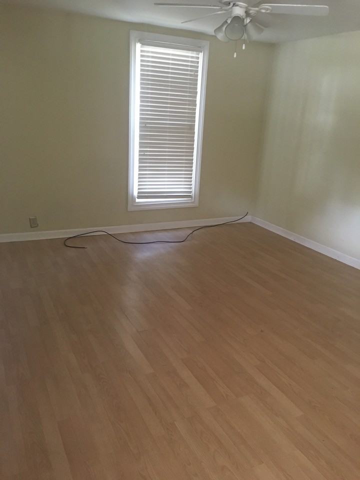 722 Atwater Rd - Photo 2 of 8