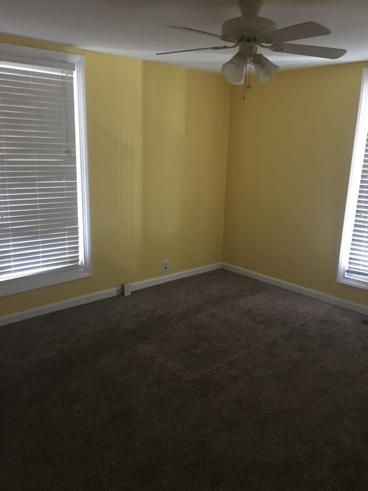 722 Atwater Rd - Photo 3 of 8