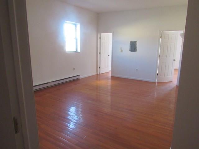 251-201 Desmond St - Photo 2 of 8