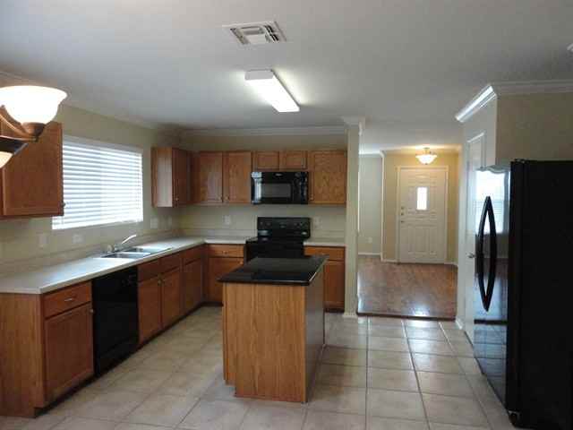 24727 Maple Crest - Photo 3 of 9