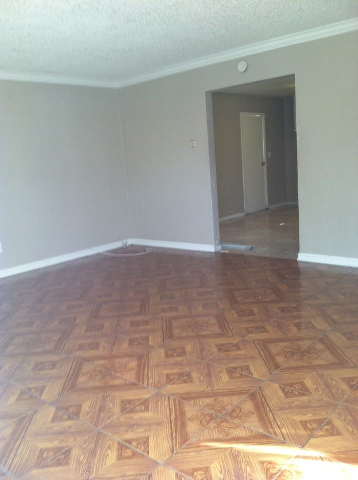 3022 Arizona Ave - Photo 2 of 6