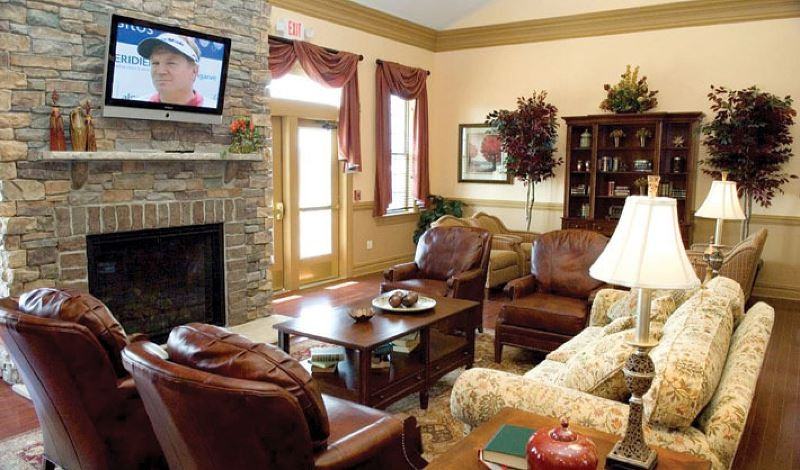 16 Sylvia St - Photo 3 of 10