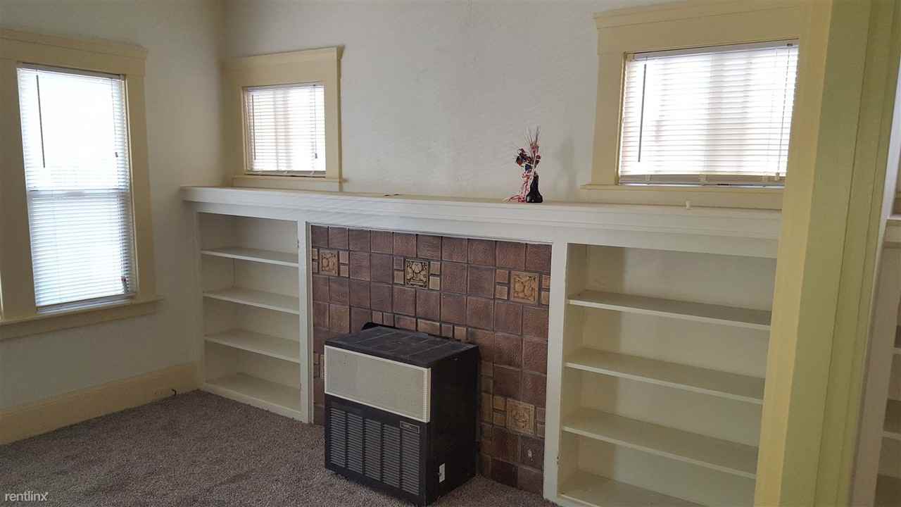 1073 Aileen St #B - Photo 2 of 8