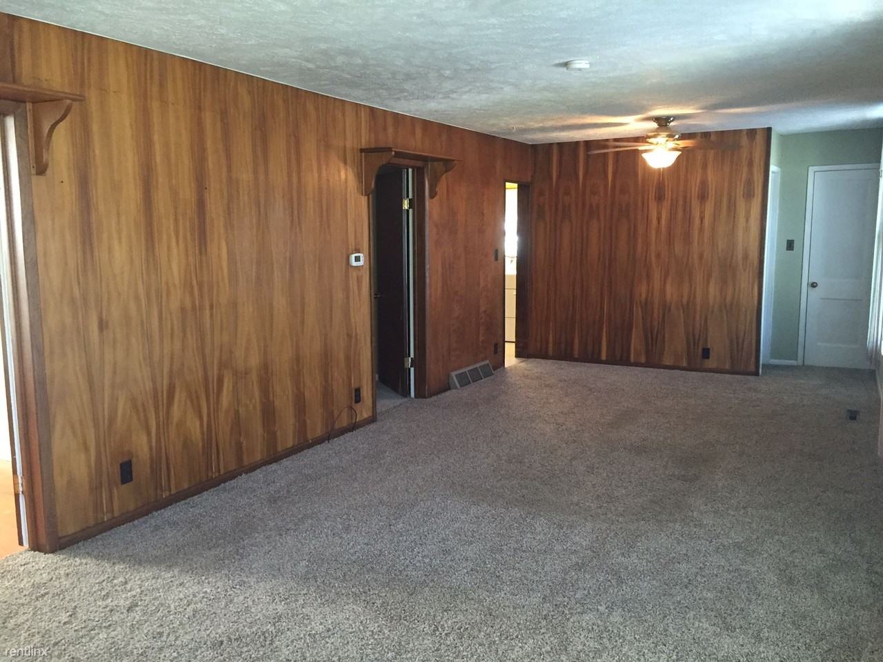 310 S 7th St - Photo 3 of 10