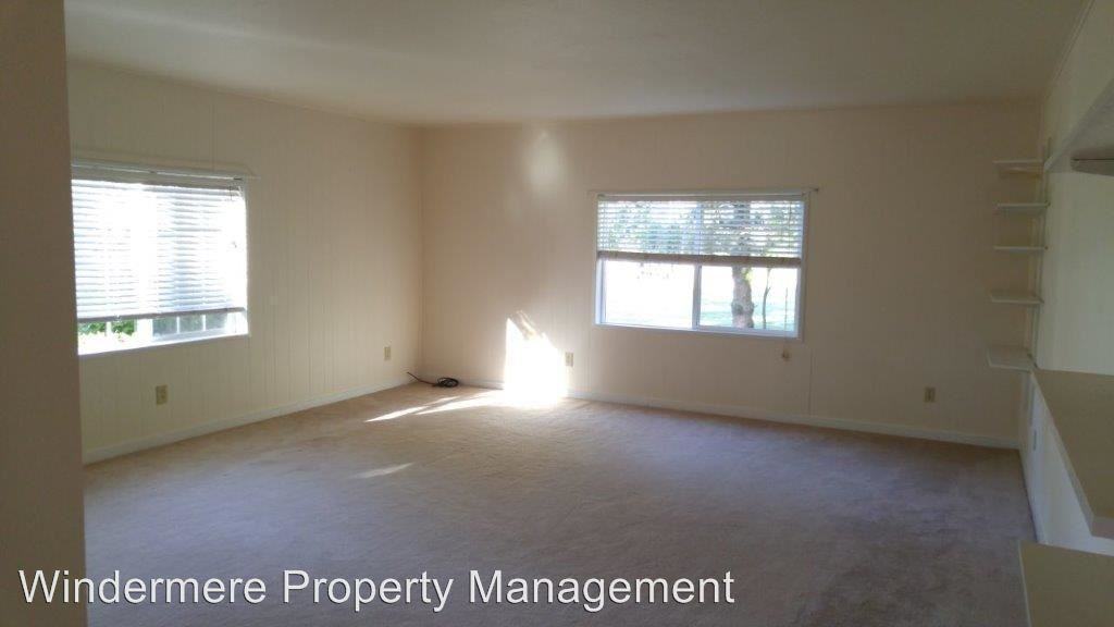 7082 Goodwin Rd - Photo 3 of 16