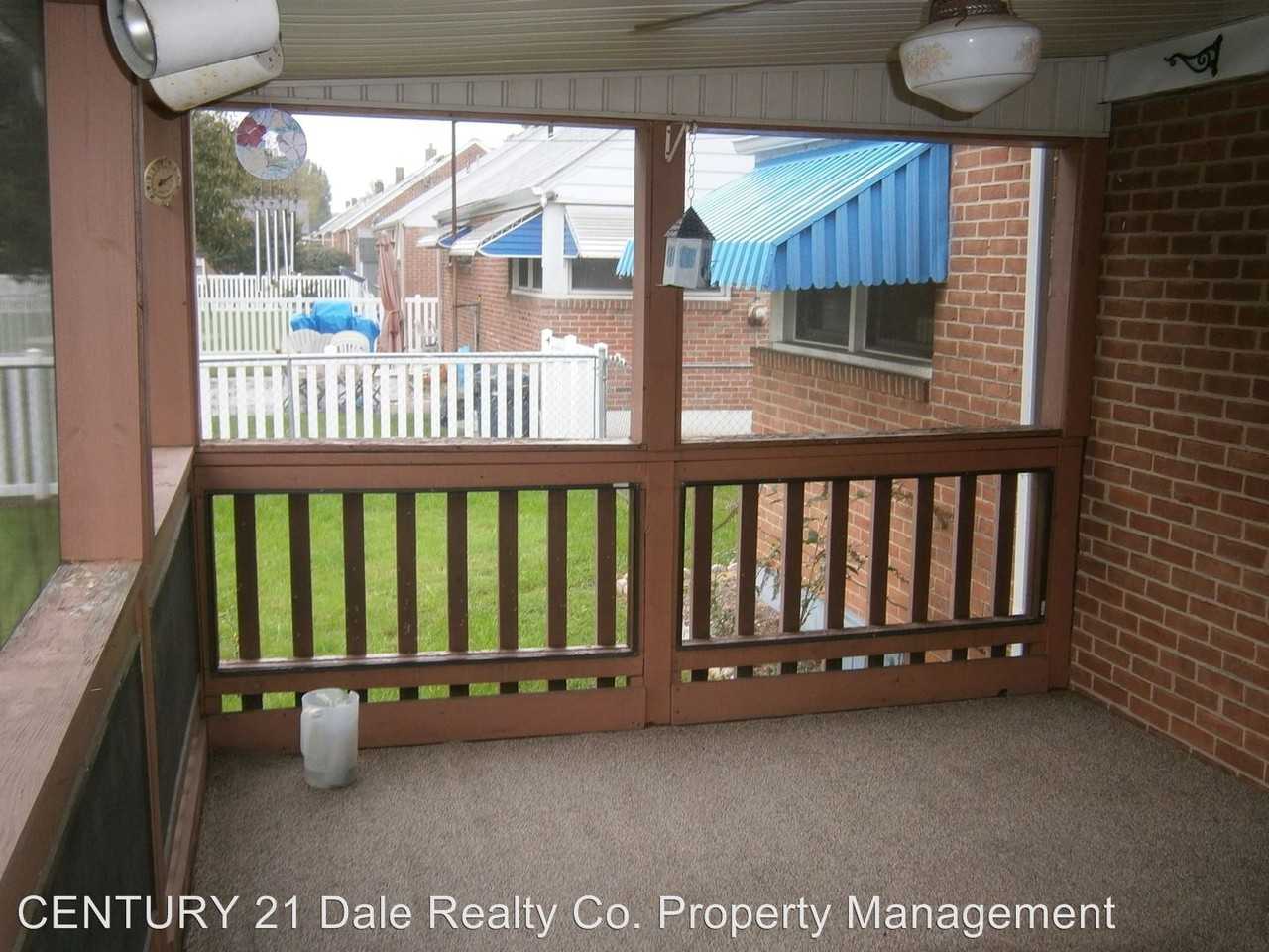 131 S Vernon St - Photo 2 of 8