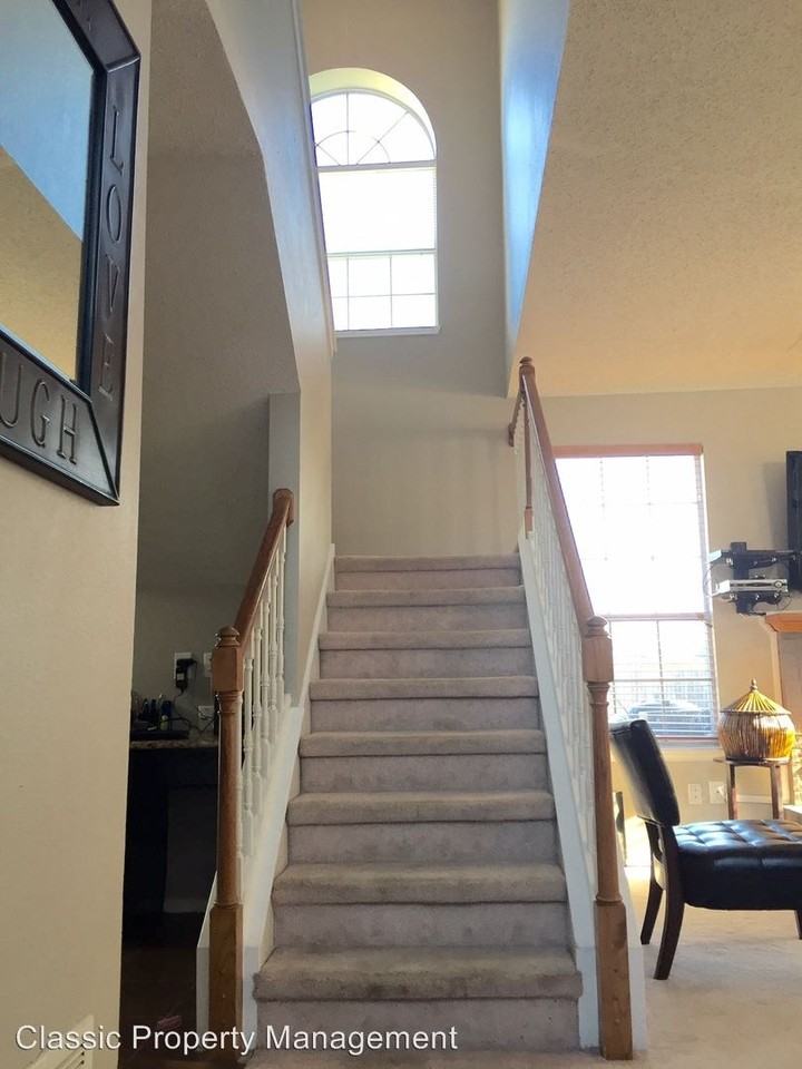 919 Wintercrest Ct - Photo 2 of 14