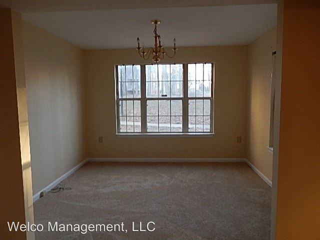 9805 Lake Point Ct - Photo 2 of 5