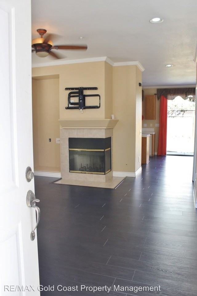 802 Pivot Point Way - Photo 2 of 22