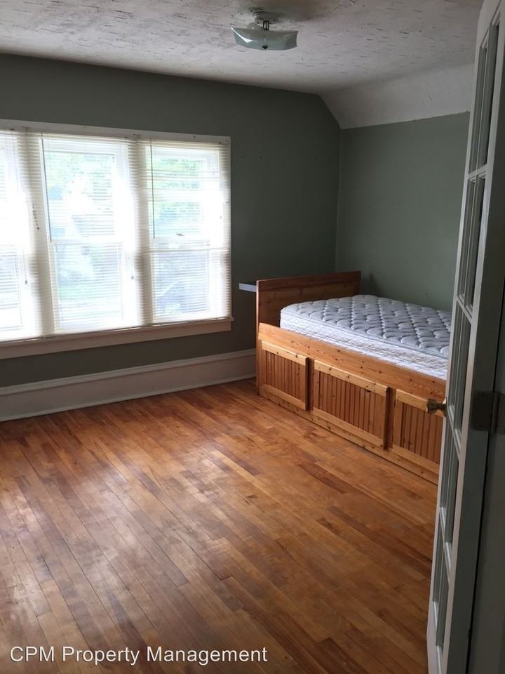 629 Erie St SE - Photo 2 of 6