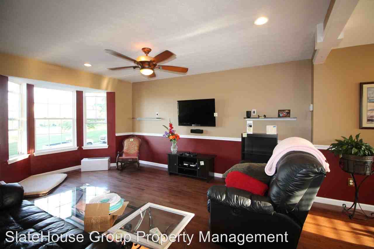 16853 Roosevelt Ln - Photo 2 of 15